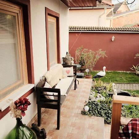 Kishaz Apartman Еґер Екстер'єр фото