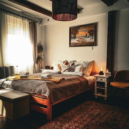 Kishaz Apartman Еґер Екстер'єр фото