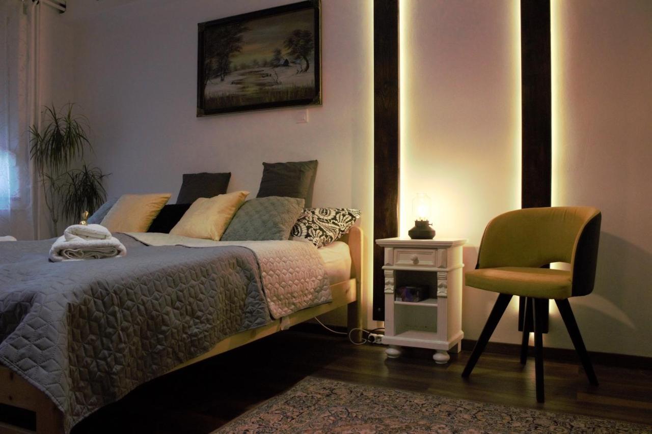 Kishaz Apartman Еґер Екстер'єр фото