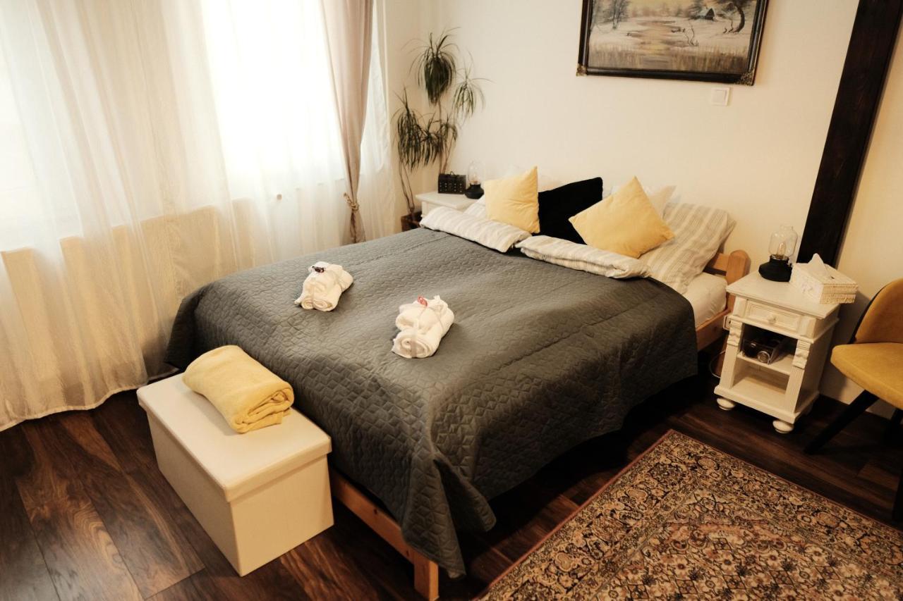 Kishaz Apartman Еґер Екстер'єр фото