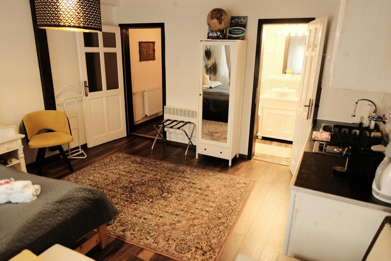 Kishaz Apartman Еґер Екстер'єр фото