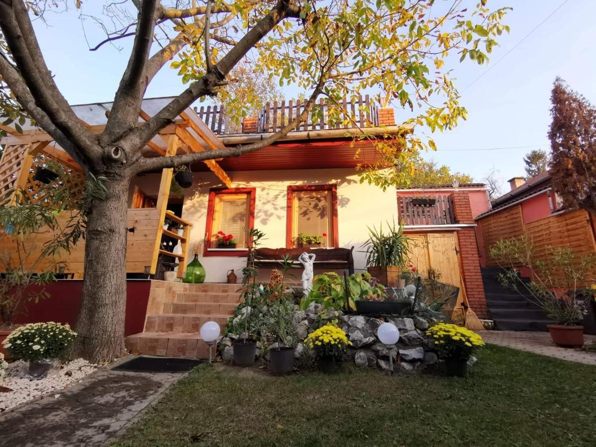 Kishaz Apartman Еґер Екстер'єр фото